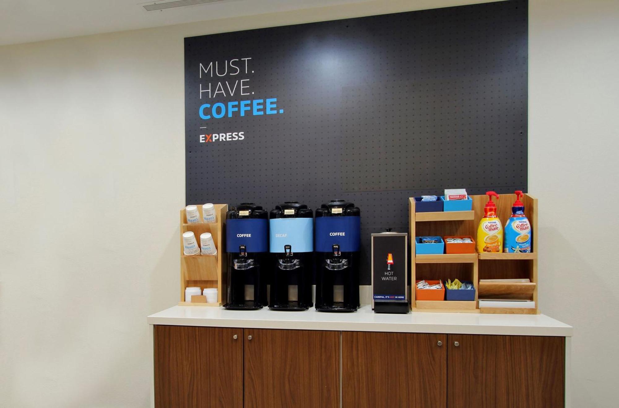 Holiday Inn Express & Suites Kansas City Airport By Ihg Eksteriør billede