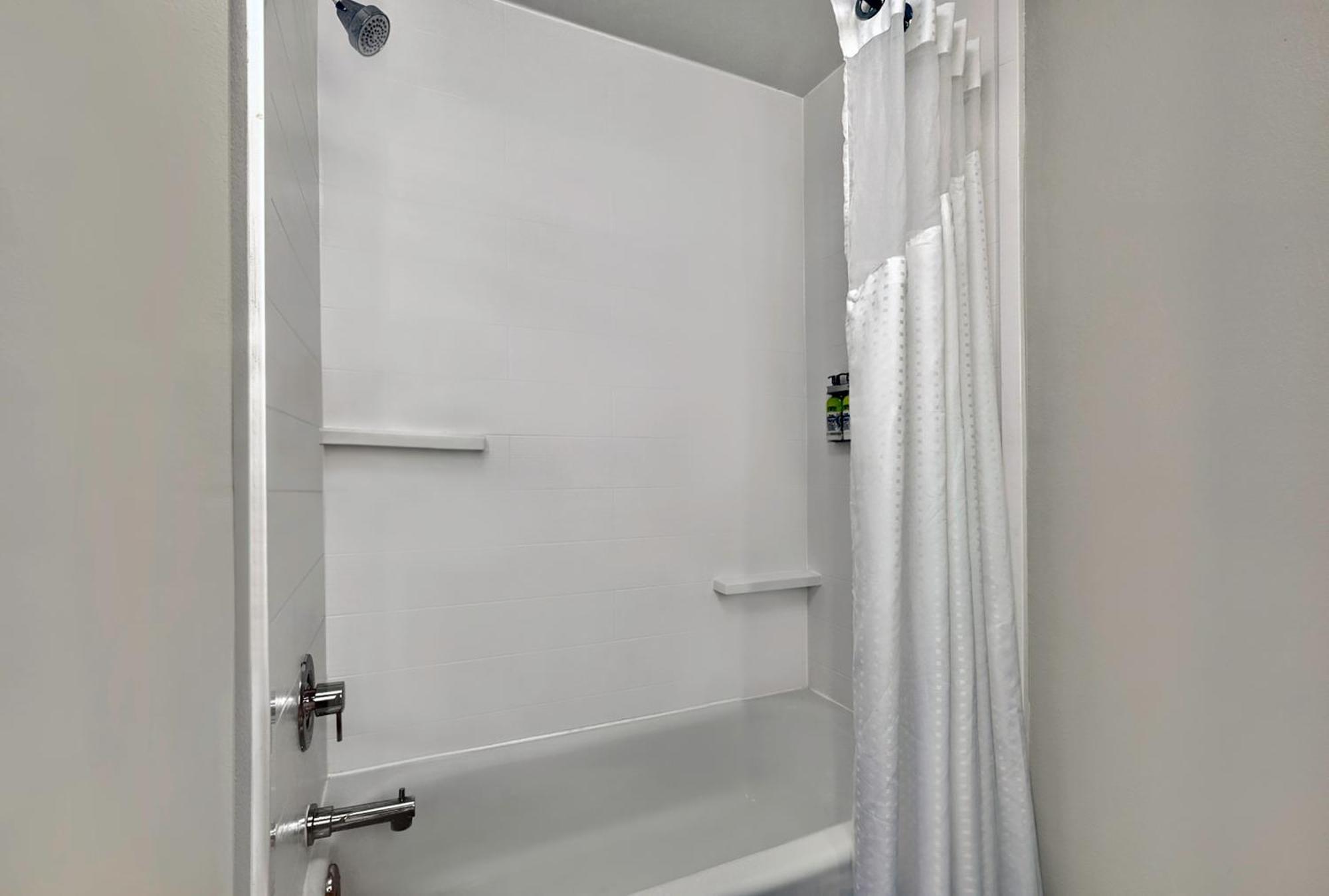 Holiday Inn Express & Suites Kansas City Airport By Ihg Eksteriør billede