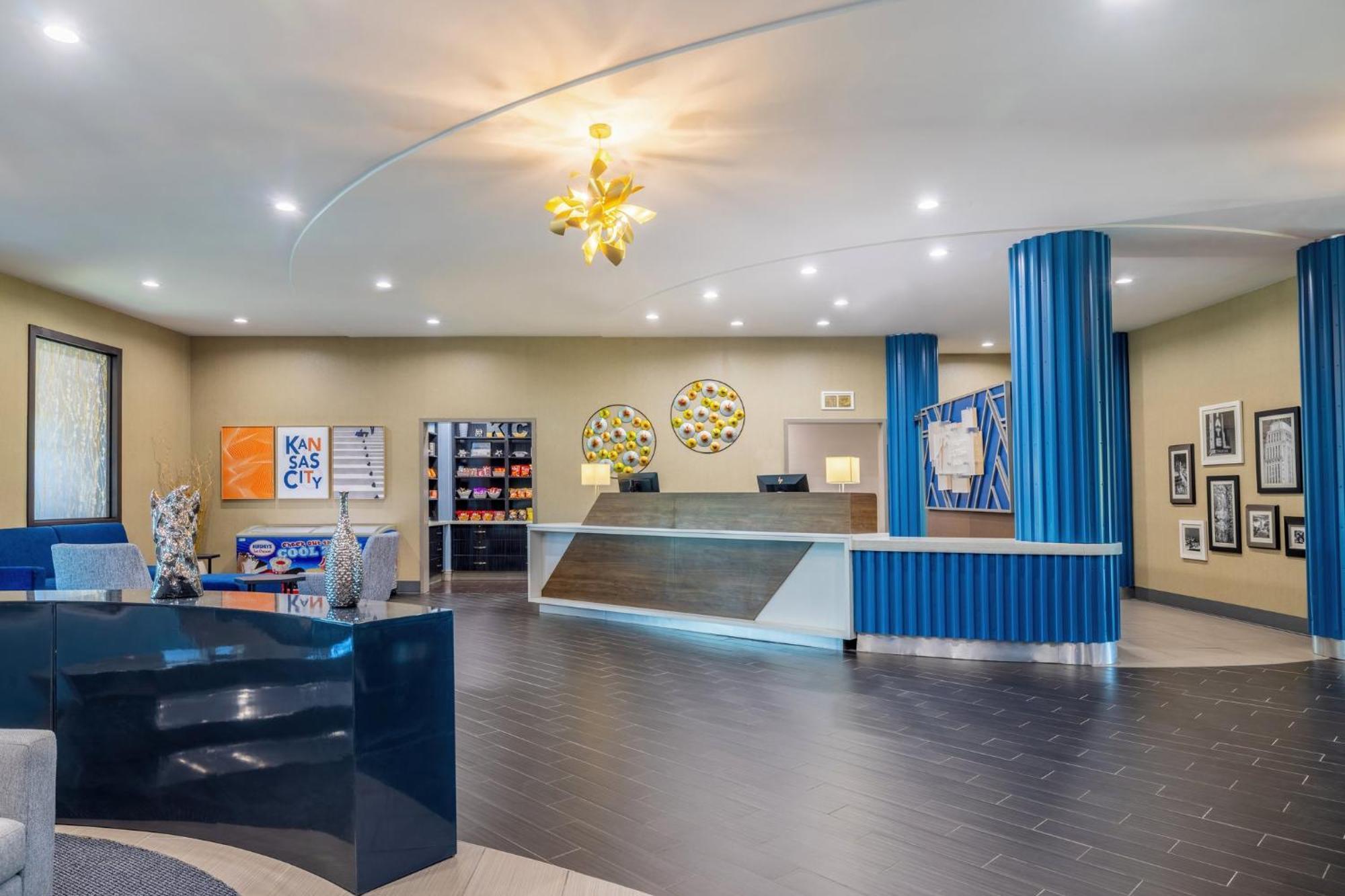 Holiday Inn Express & Suites Kansas City Airport By Ihg Eksteriør billede