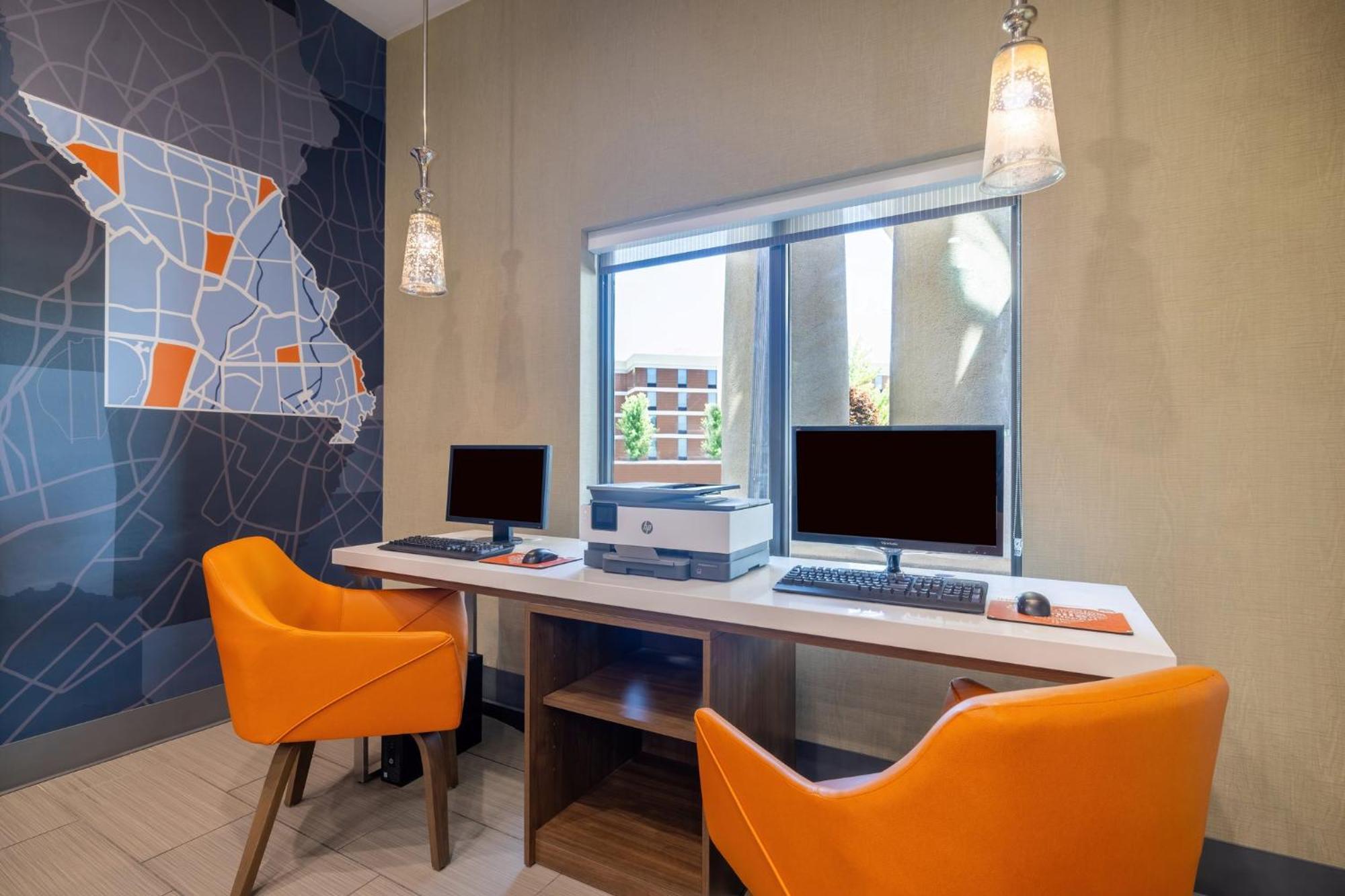 Holiday Inn Express & Suites Kansas City Airport By Ihg Eksteriør billede
