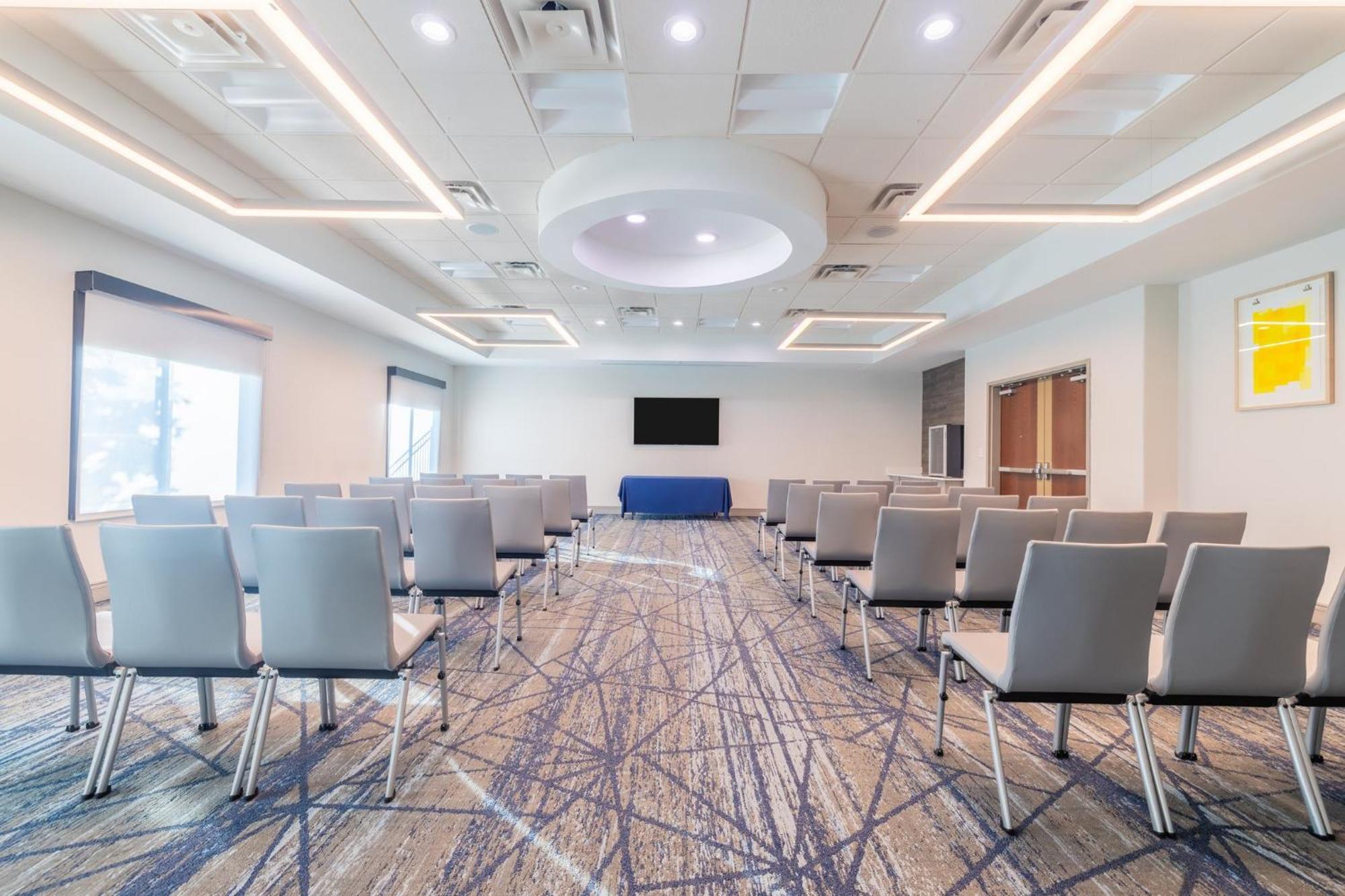 Holiday Inn Express & Suites Kansas City Airport By Ihg Eksteriør billede