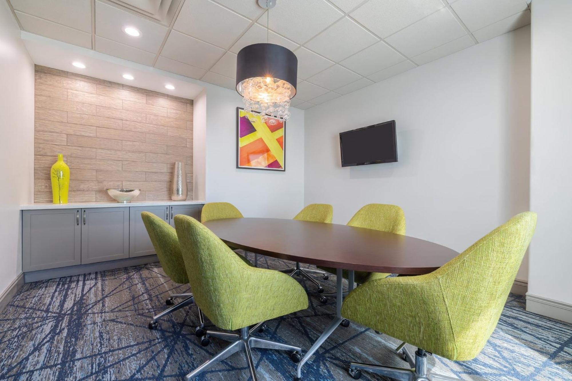 Holiday Inn Express & Suites Kansas City Airport By Ihg Eksteriør billede