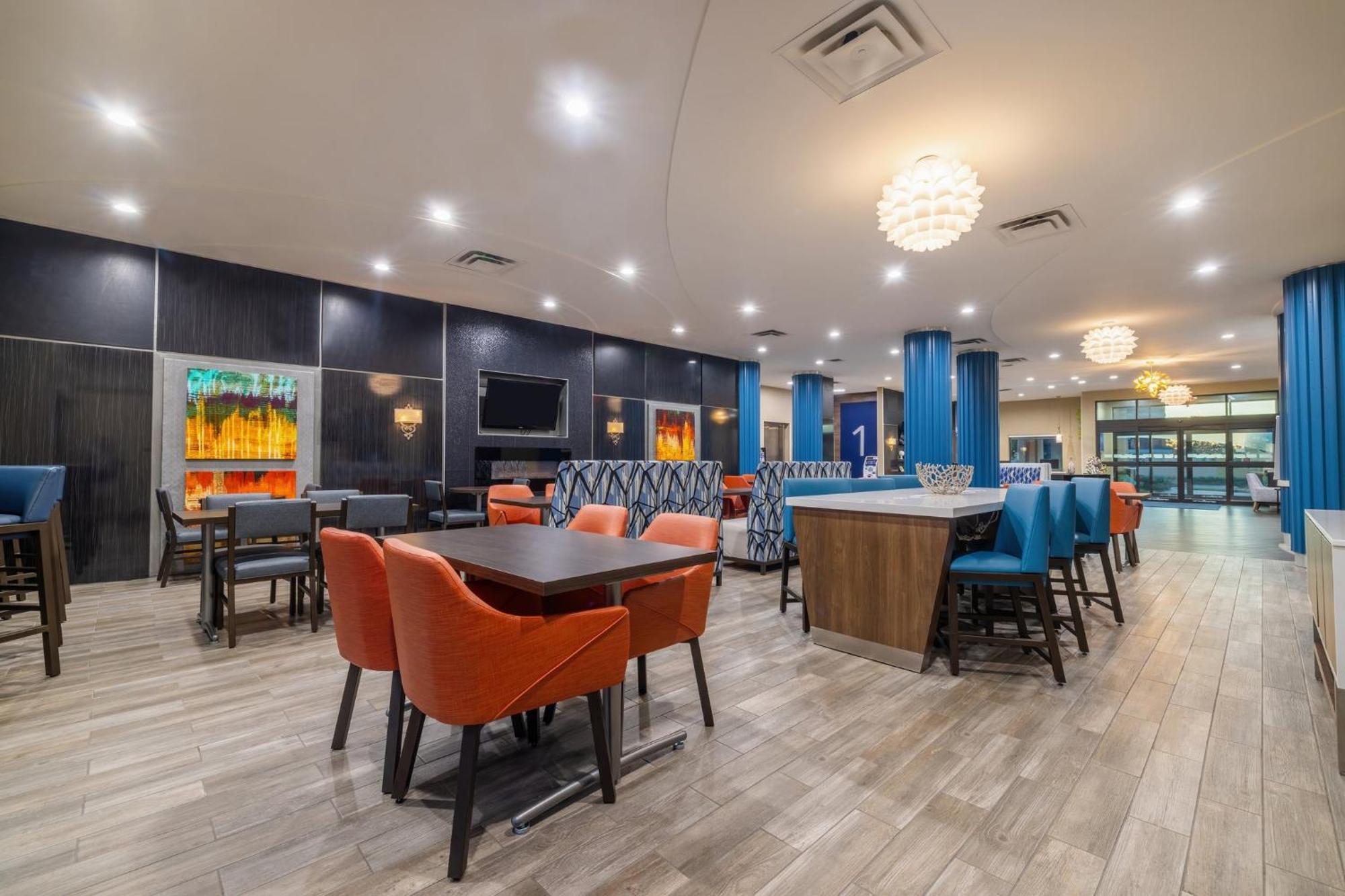 Holiday Inn Express & Suites Kansas City Airport By Ihg Eksteriør billede