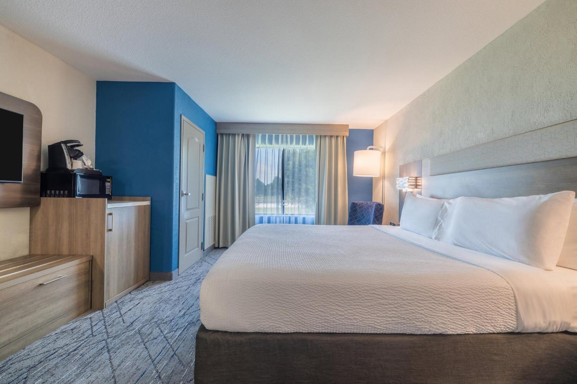 Holiday Inn Express & Suites Kansas City Airport By Ihg Eksteriør billede