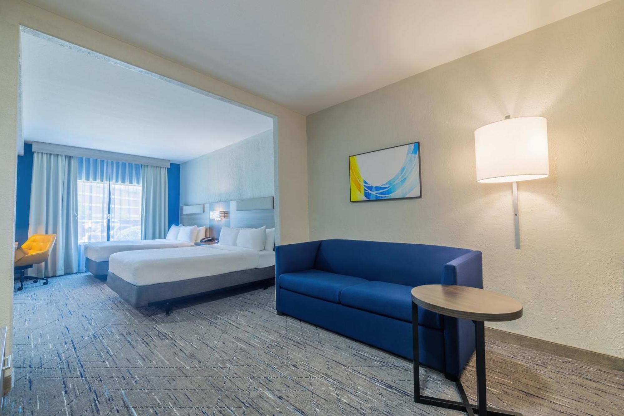 Holiday Inn Express & Suites Kansas City Airport By Ihg Eksteriør billede