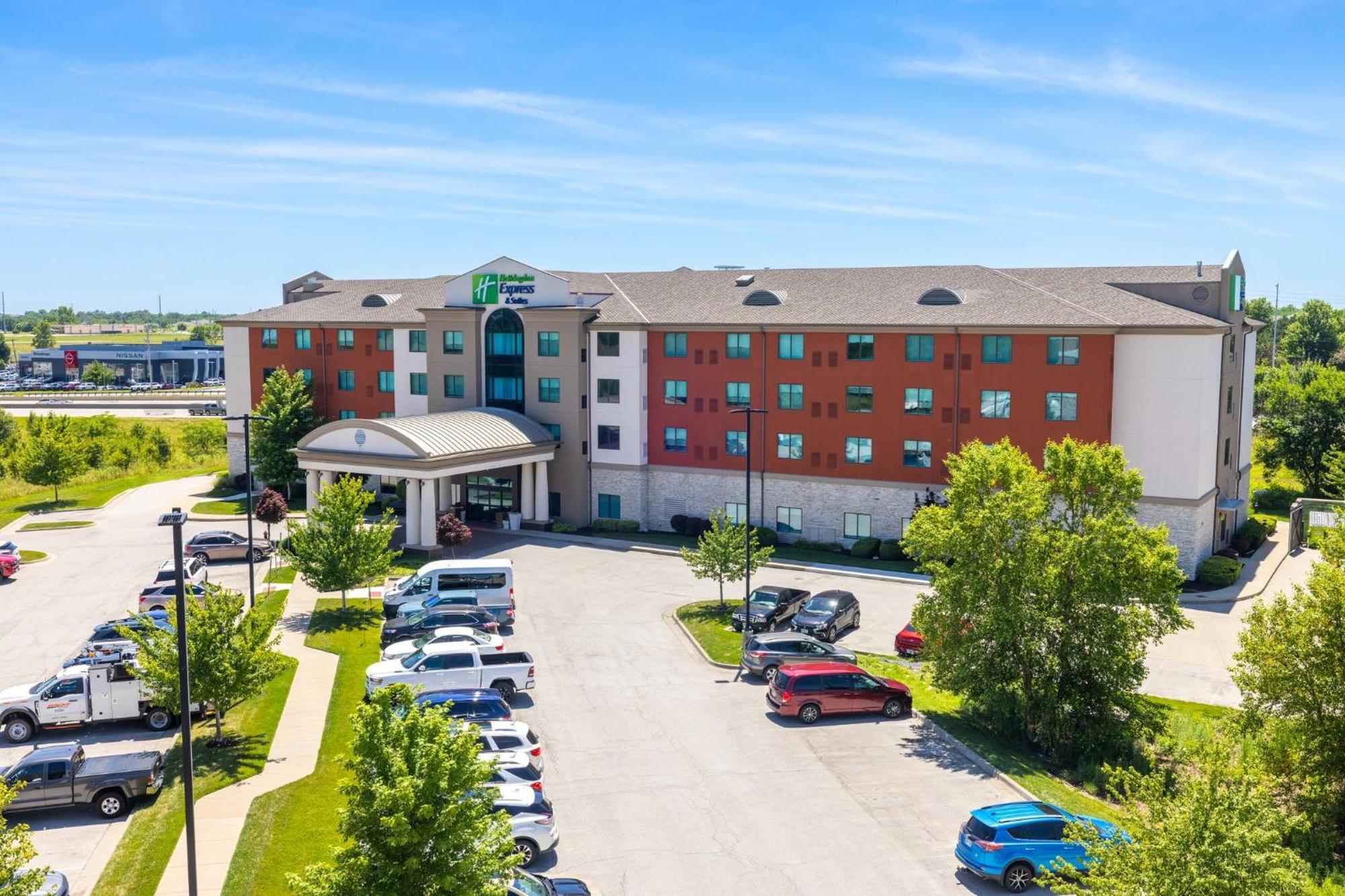 Holiday Inn Express & Suites Kansas City Airport By Ihg Eksteriør billede