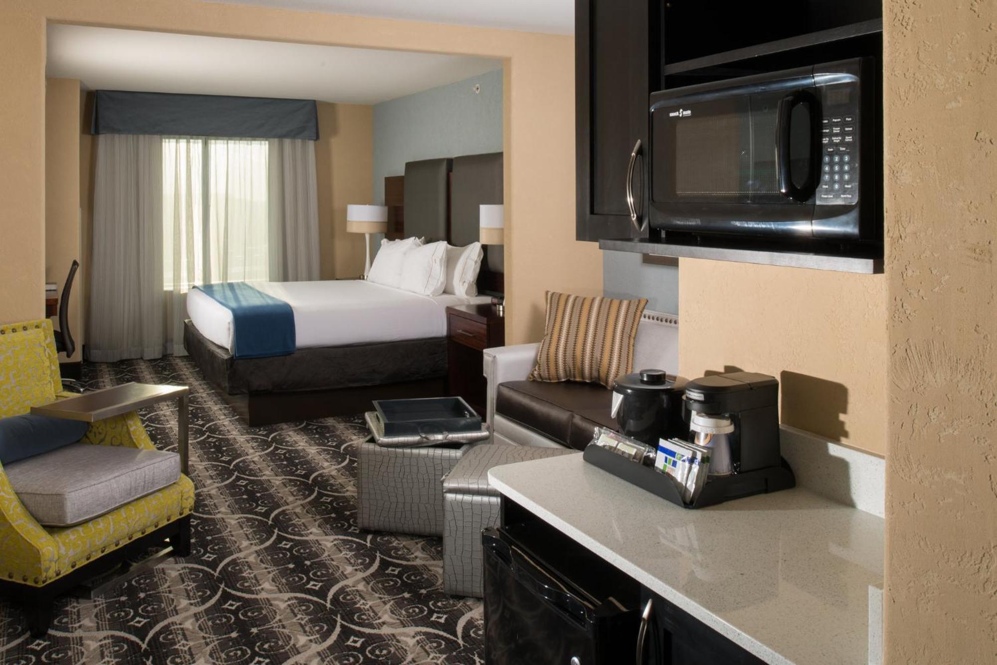 Holiday Inn Express & Suites Kansas City Airport By Ihg Eksteriør billede