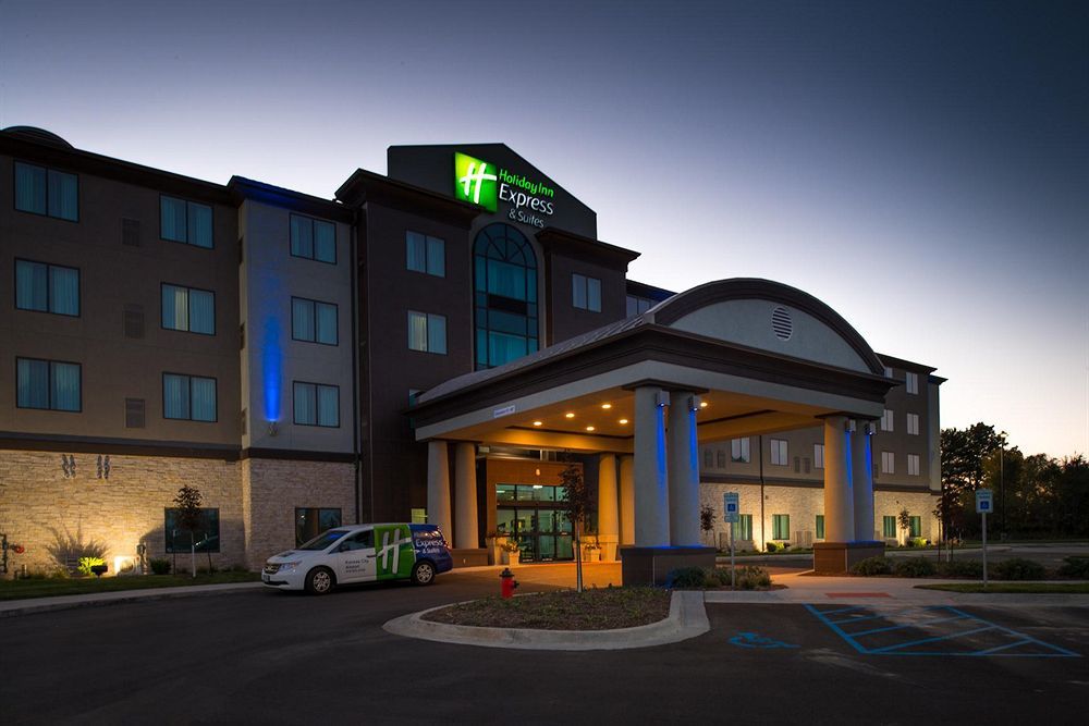 Holiday Inn Express & Suites Kansas City Airport By Ihg Eksteriør billede